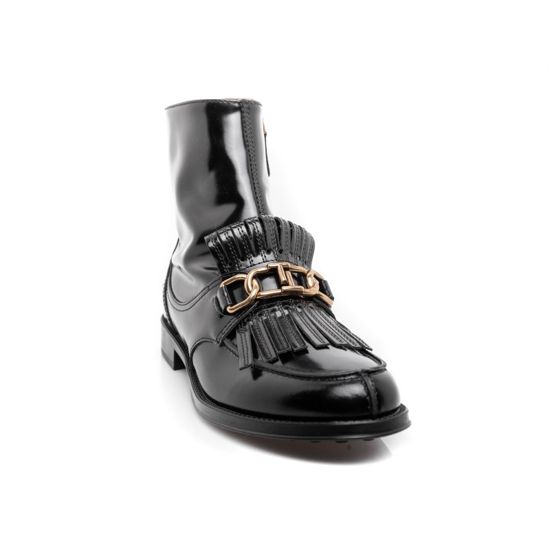 TOD'S - Leather Beatle Boot with Chain - Black