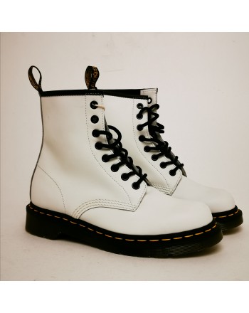 DR. MARTENS - 8 Loops 1460 Boots - White