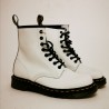 DR. MARTENS - 8 Loops 1460 Boots - White