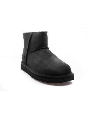 UGG - Mini Classic Boots - Black