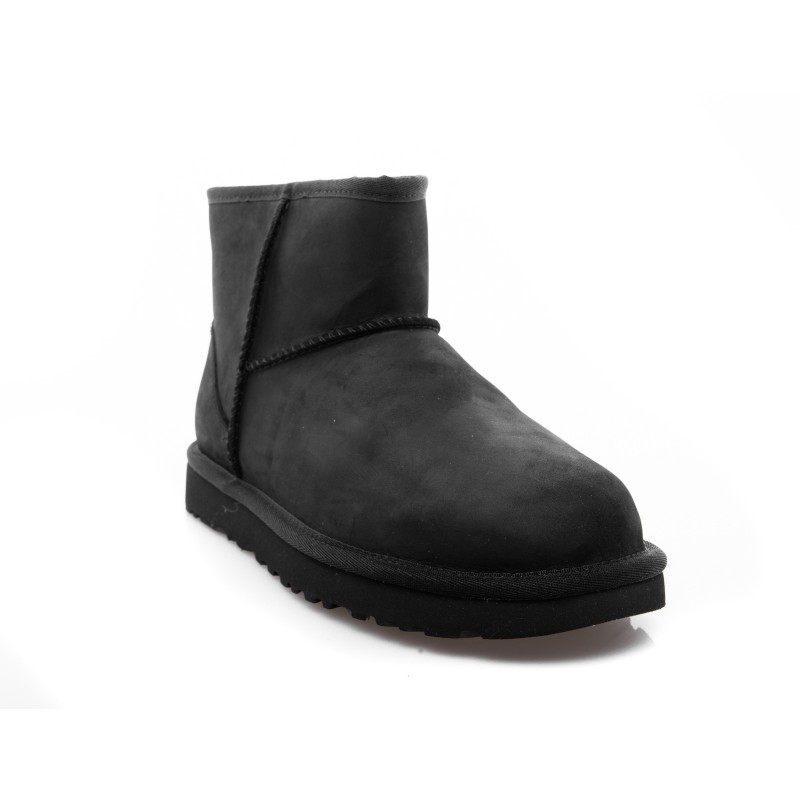UGG - Mini Classic Boots - Black